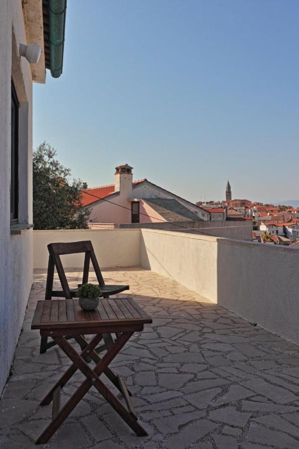 Two Olives Villa Vrbnik  Buitenkant foto